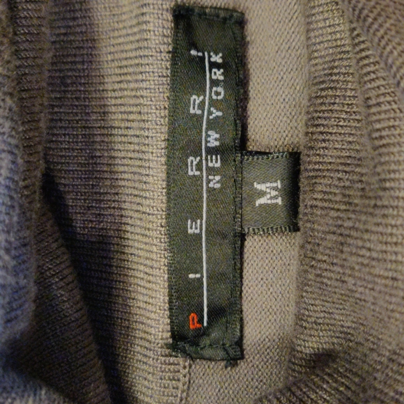 Pierre New York Turtleneck Sweater - Picture 13 of 15